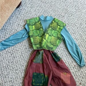 Dreamworks Blue and Green Fabric Label